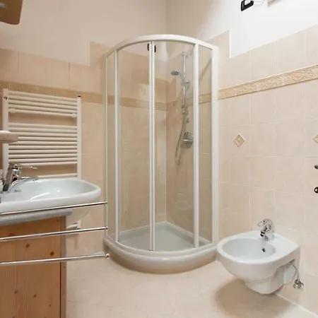 Italianway - Roma 39 Mansarda Apartament Bormio
